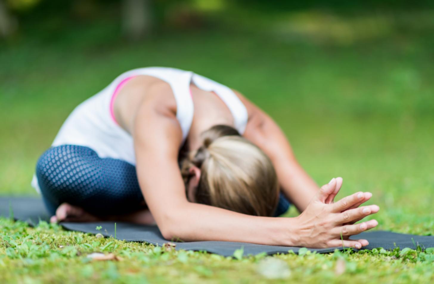 Sessione di yoga online personalizzata con istruttore